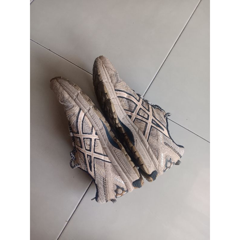 Asics kahana 8