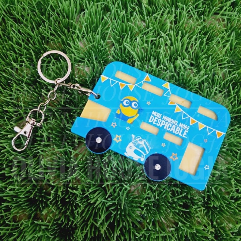

ID Card Holder Minion Kuning Biru Akrilik Hitam Gantungan ID Card Bus Minion Card Set Holder Minion Biru
