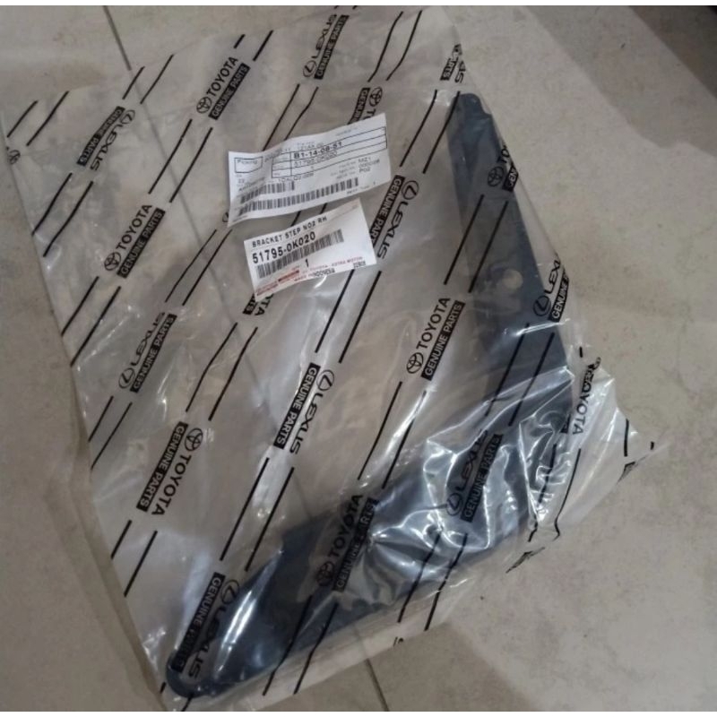 Breket Footstep Grand Fortuner 2012-2015 Original Toyota