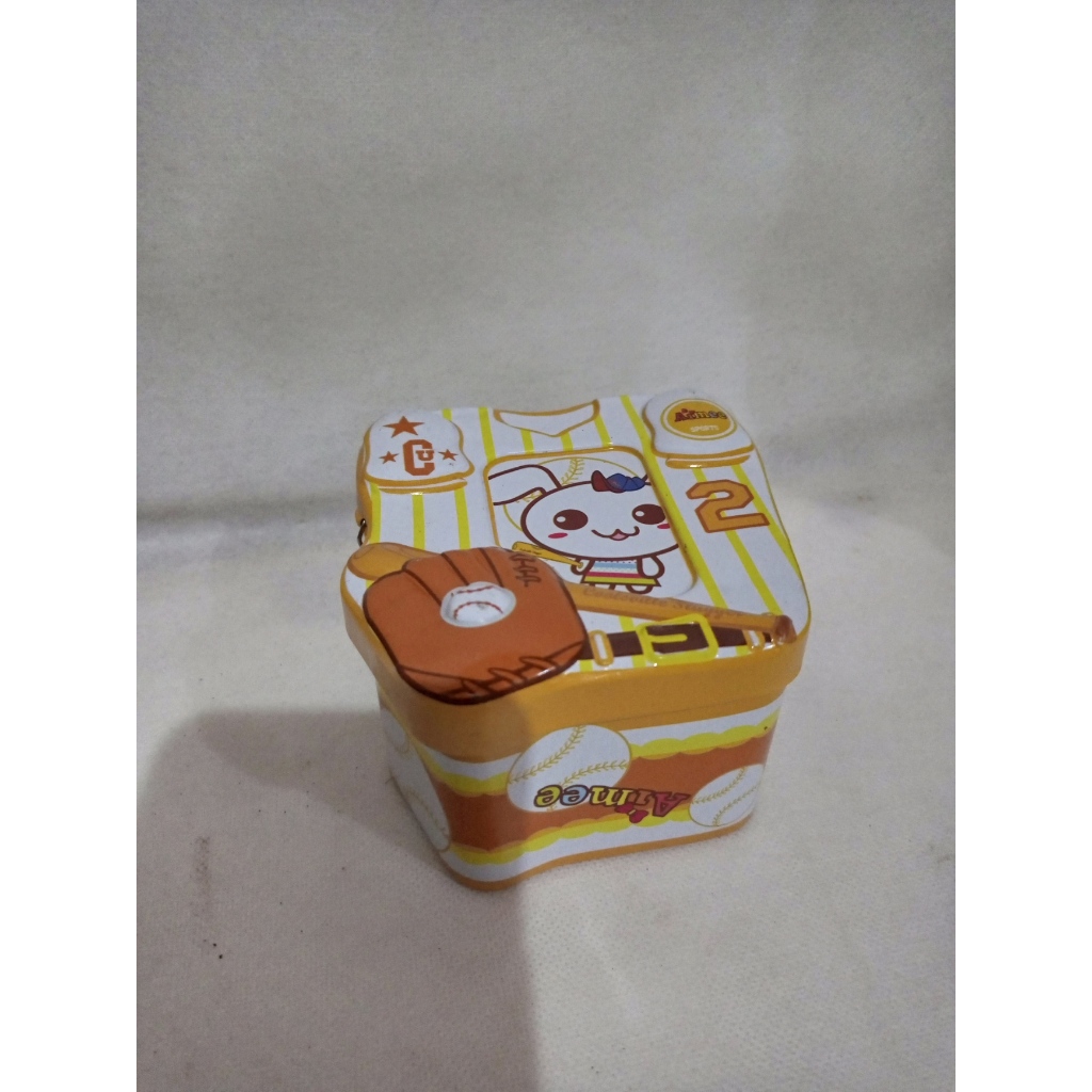 Kotak Celengan / Perhiasan. Bahan Kaleng.