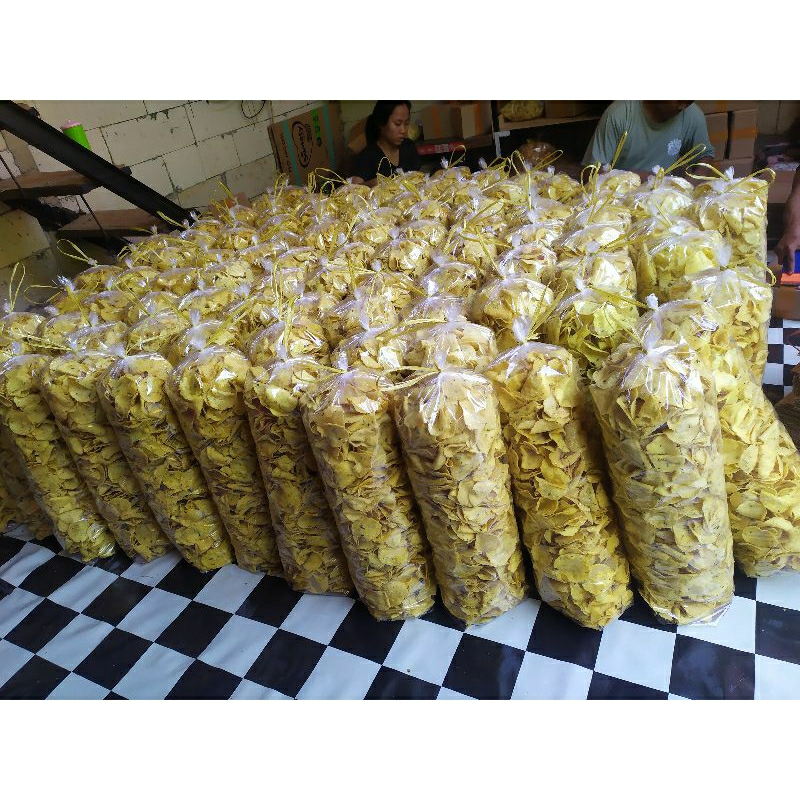 

COMRING original dan pedas 1kg cemilan dari singkong,kecimpring,murah,enak,kriuk,gurih