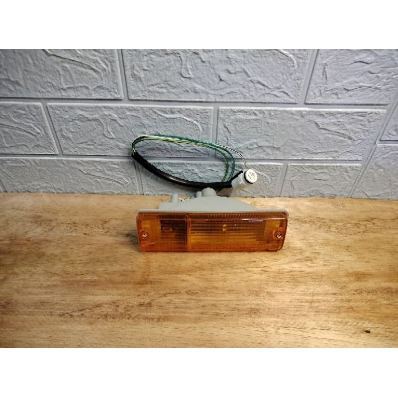 lampu sen muka Suzuki Forsa.kanan.merk Depo