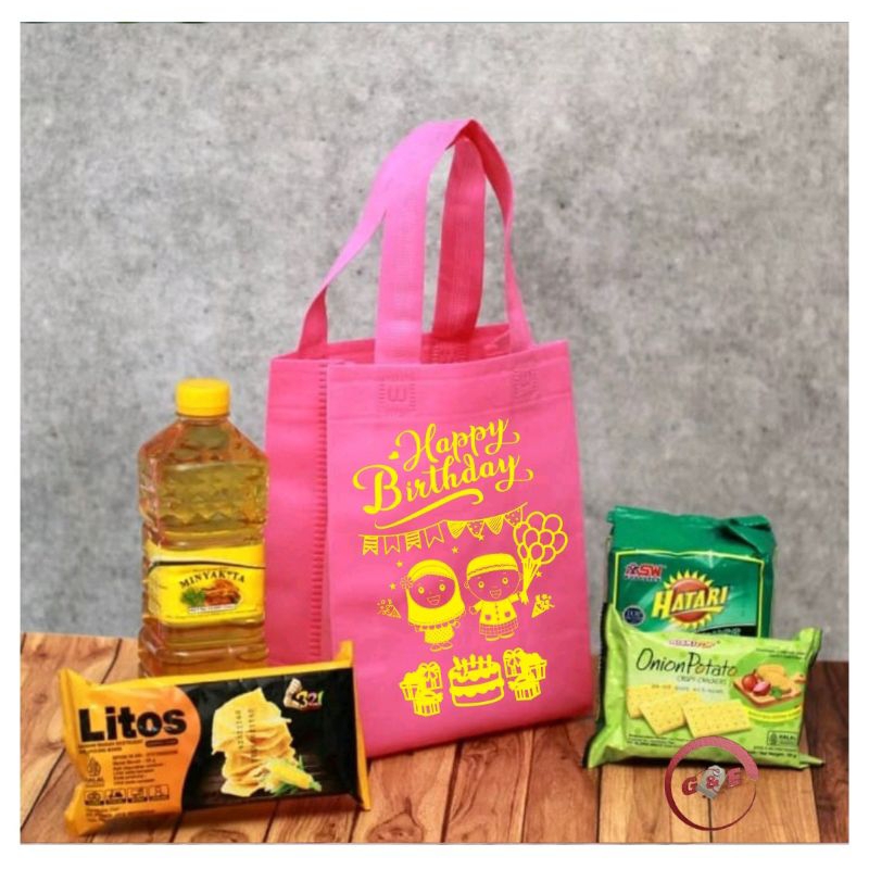 

Tas Kain Spunbond Goodie Bag Ultah Uk 25x35x10 cm Model Alas Box Kotak Hampers Ulang tahun ultah