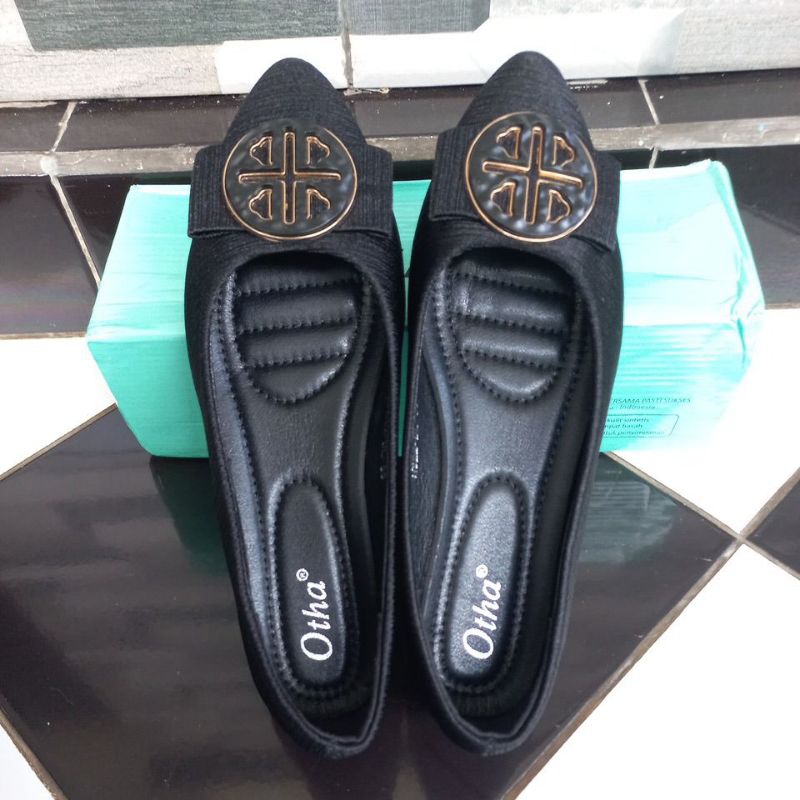 Sepatu flatshoes Otha ori hitam NEW