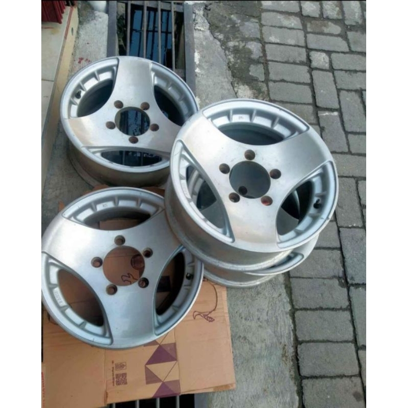 Velg Mobil Buat Katana Escudo Ring 15 PCD 5x139,7
