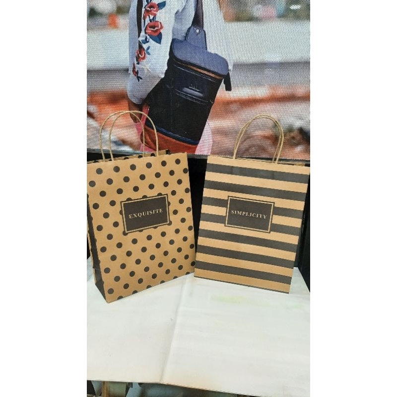 

Paperbag Kiky Polkadot / Paperbag Polkadot Kiky Harga Per 1 Pak Isi 10 Pcs