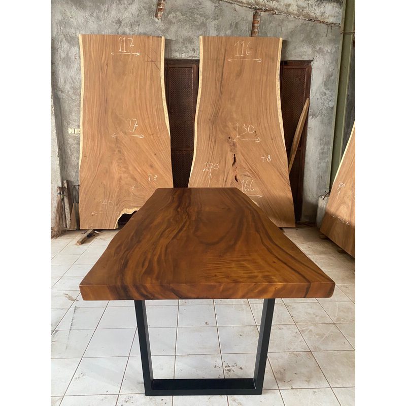 Meja Makan Solid Trembesi Kaki Besi Custom