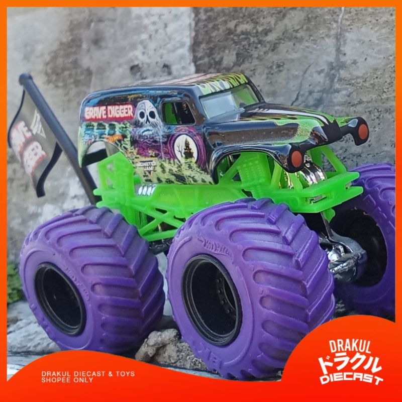 Hot Wheels Monster Jam Grave Digger Diecast Miniscale