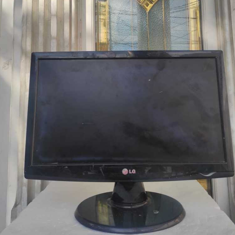 Monitor LG 16Inch//Monitor Nyala//Monitor Berkualitas dan Harga Terjangkau