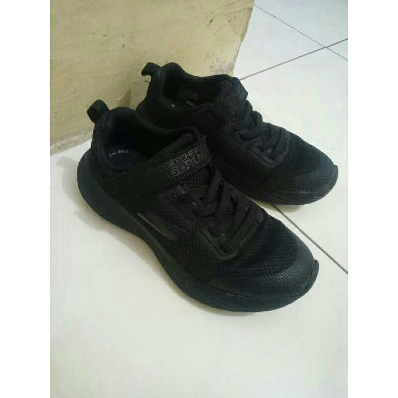 sepatu sekolah preloved