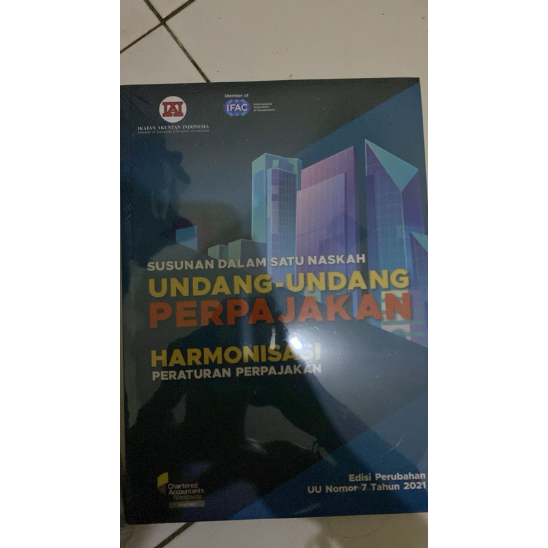

buku undang-undang perpajakan dan brivet pajak by IAI
