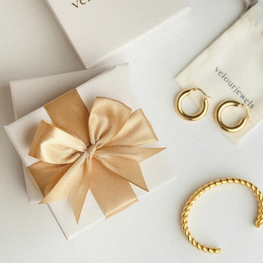 

Terbaru Gift Box Addon Hard Case Box and Canvas Pouch Hamper Birthday Lebaran Wisuda Kartu Ucapan