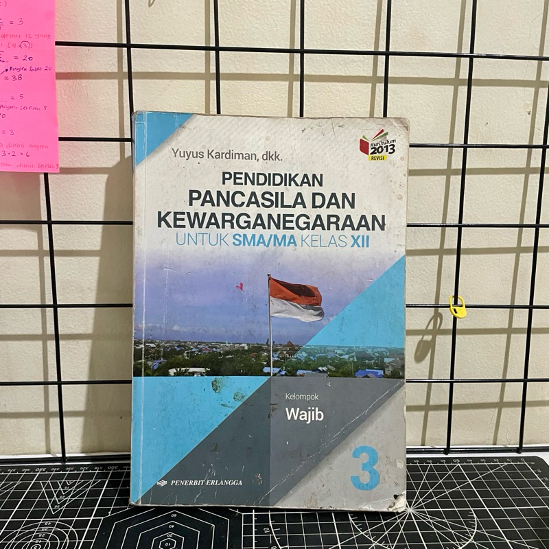 PPKN KELAS 12 / 3 SMA ERLANGGA Yuyus Kardiman