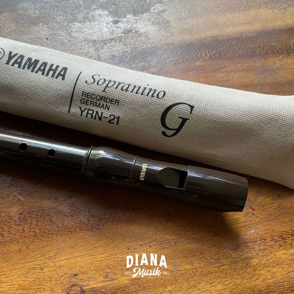 Yamaha Soprano Recorder YRN21
