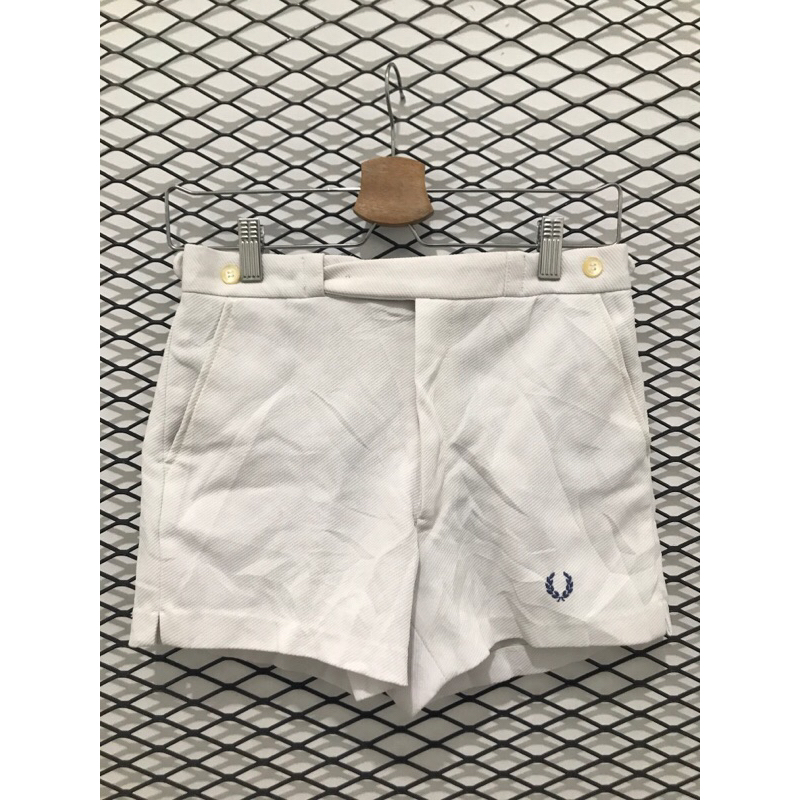 Celana pendek Fred perry size 28 second bekas