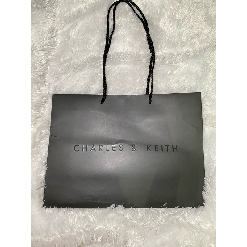 

PAPERBAG CHARLES N KEITH CK