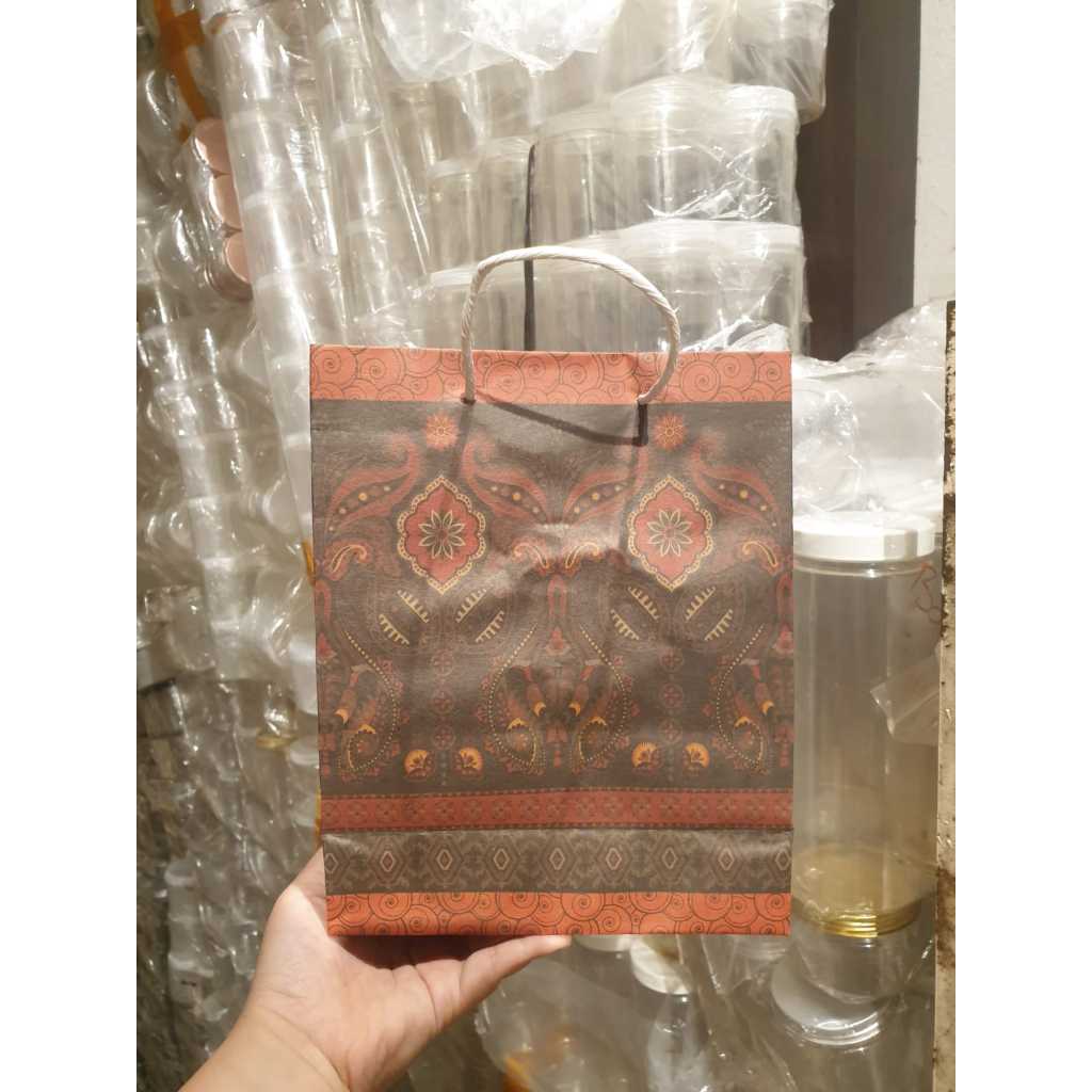 

PAPER BAG BUKU BATIK - MOTIF BATIK - PAPERBAG - PER LUSIN