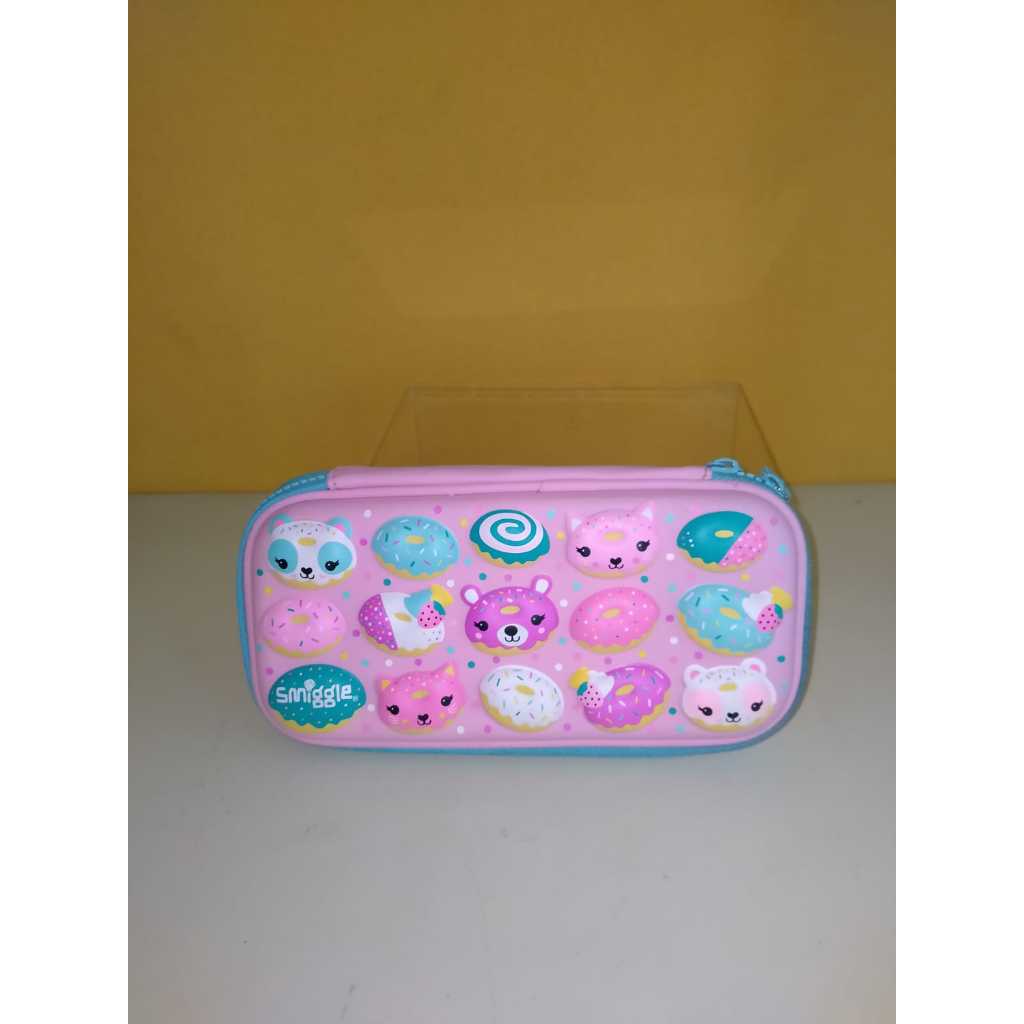 

PRELOVED - HARDTOP PENCIL CASE SMALL CAT PINK 3D