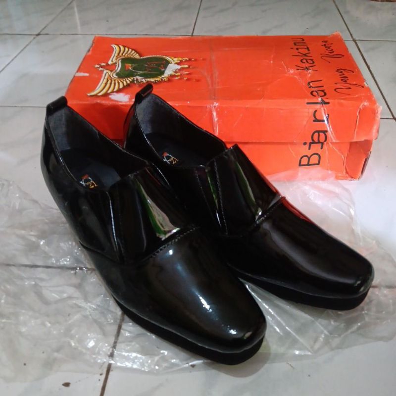 sepatu pantofel polwan sepatu pdl pdh sepatu p21