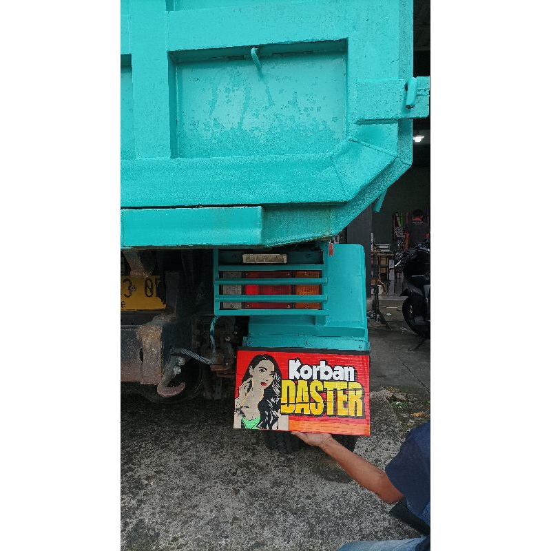 KARPET LUMPUR VARIASI MOBIL TRUK UK