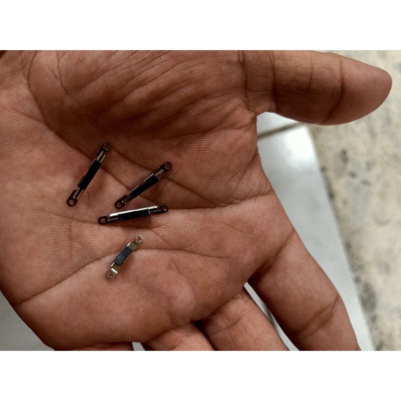 plat housing kancing lcd iphone SE ori