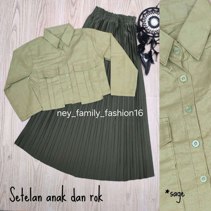 Stelan atasan dan rok plisket anak tanggung