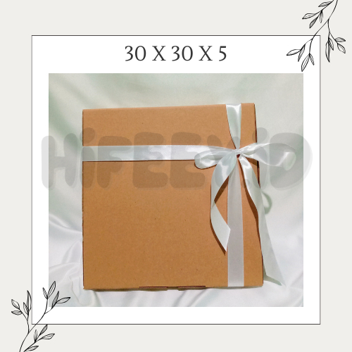 

GIFT BOX / BOX HAMPERS / KOTAK KADO - 30x30x5 - Box