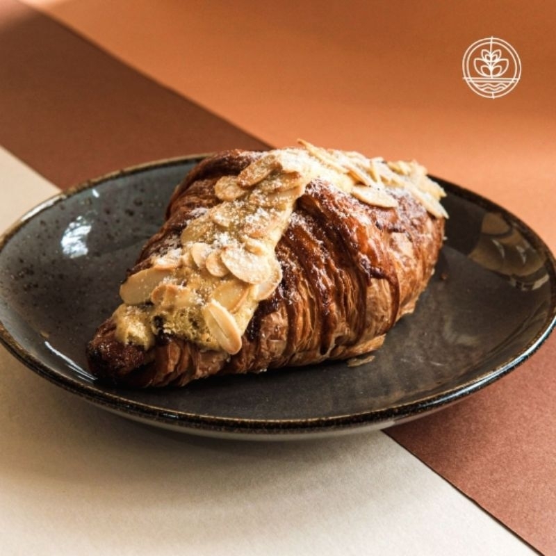 

almondcroissant
