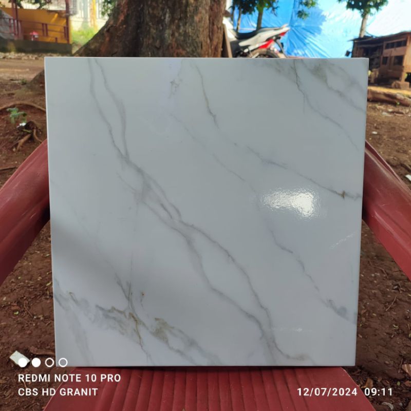 Keramik lantai 40x40 Ibiza white kia
