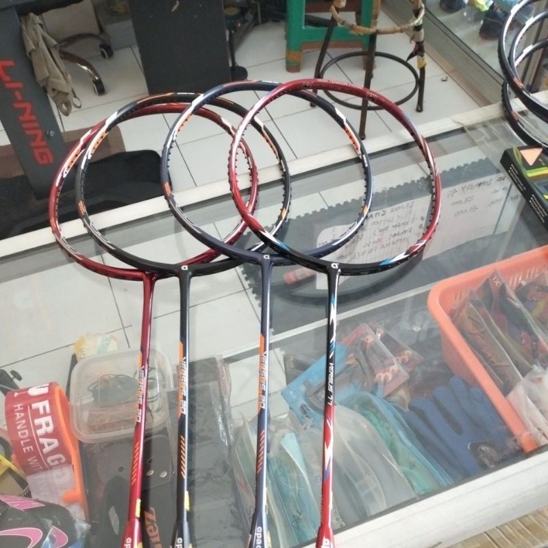 Raket apacs versus original