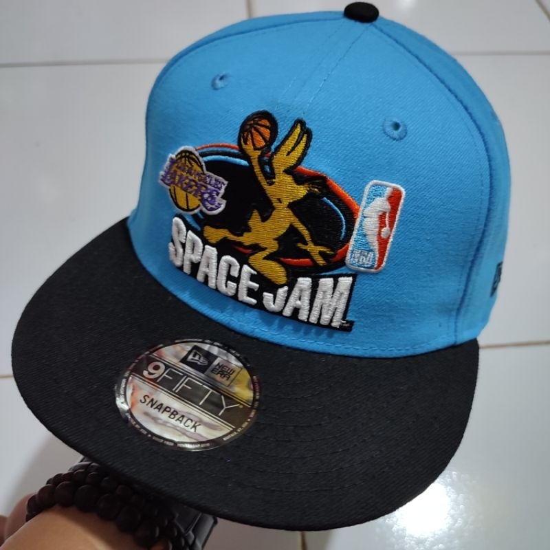 topi space jam