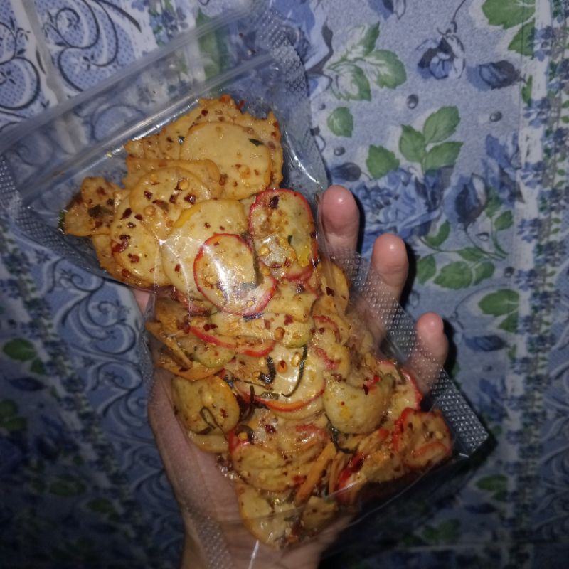 

krudes (kerupuk pedas) 100g