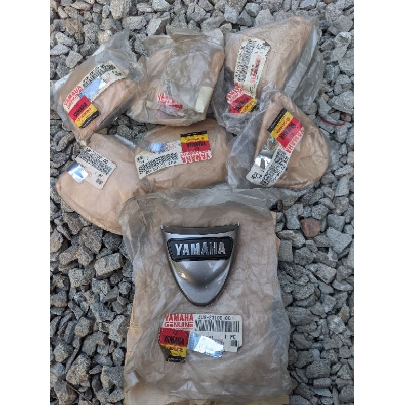 Emblem logo tameng dasi f1zr fizr le mille caltex marlboro dualtone original