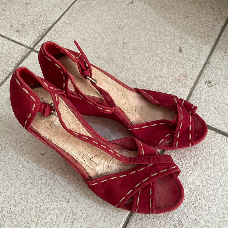 [PRELOVED] High Heels Merah Ujung Terbuka