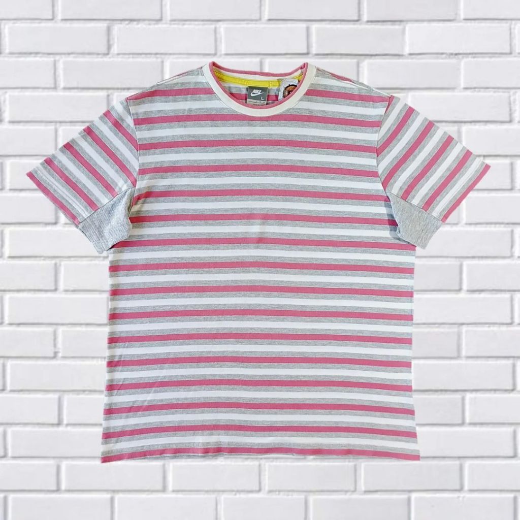 KAOS NIKE STRIPES, SIZE M (SECOND BRANDED) PINK-ABU-PUTIH, TS0341