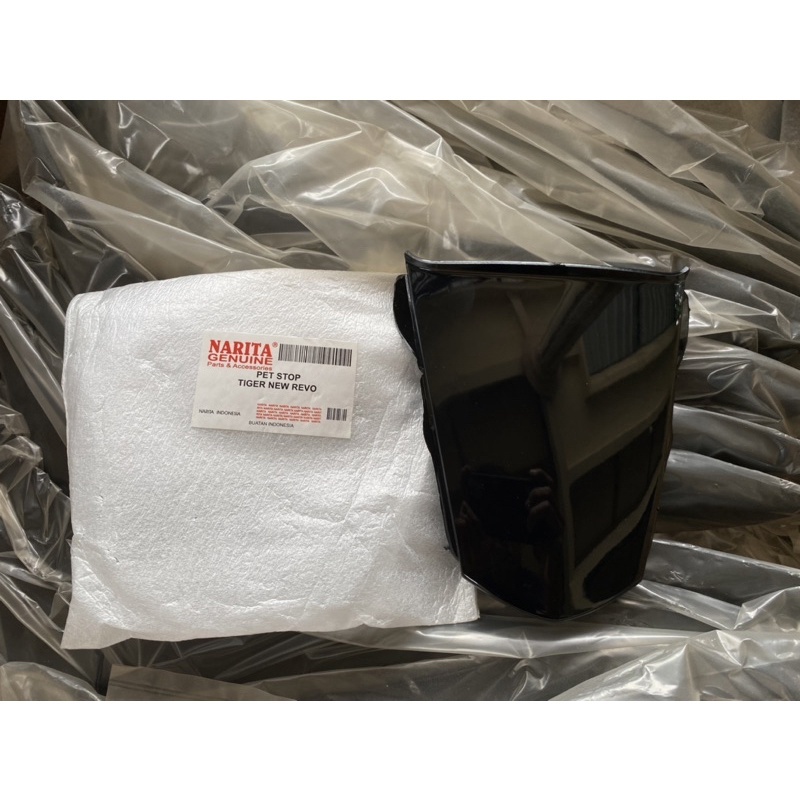 Cover sambungan body belakang tiger revo tutup lampu belakang tiger revo