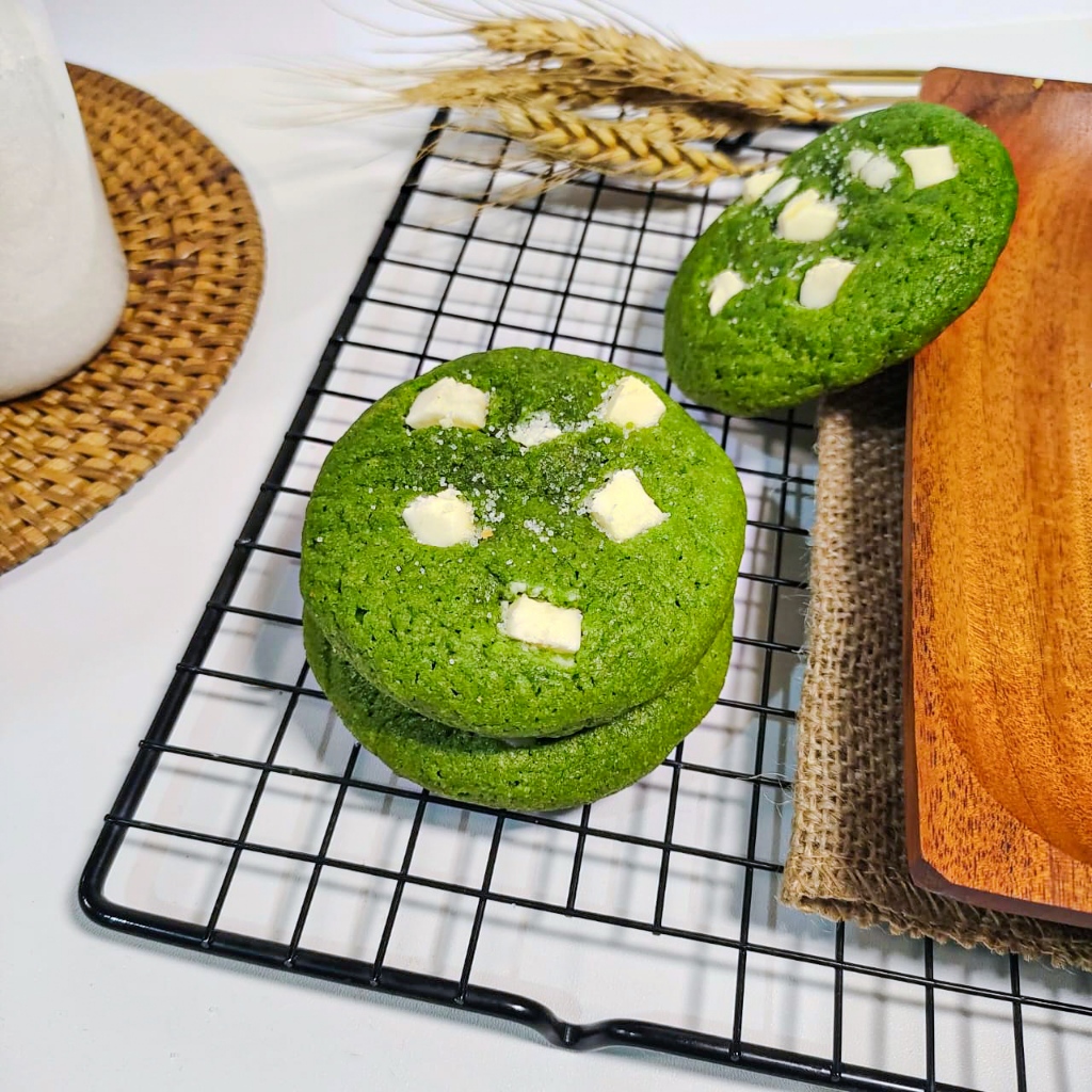 

Soft Cookies Baked Matcha Chocolate Mint Coockie