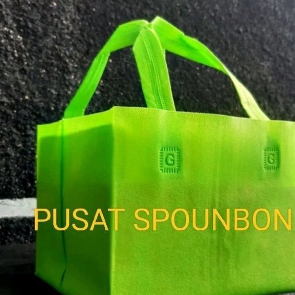 

Potongan spounbond box gift hajatan 18x18pressdus kotak isi 12pcs
