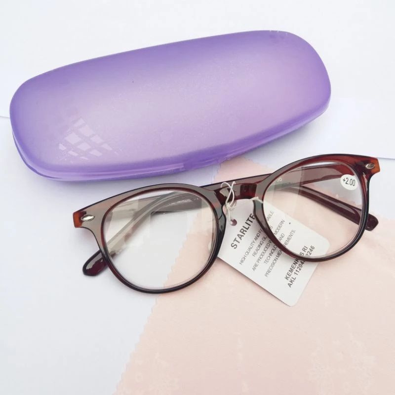 kacamata baca plus kacamata plus wanita