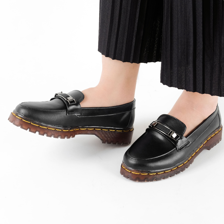 Sepatu Docmart Wanita Loafer / Korean Style Hitam