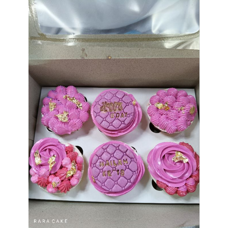 

pink GLOSSYcup cake+ tulisan cup cake medium