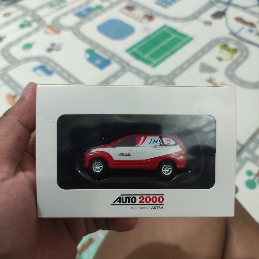 diecast avanza toyota