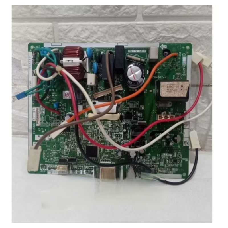 Modul pcb outdoor ac daikin inverter originaltype ac : 
FTKQ/RKQ 0,5-1,5pk
untuk type FTKQ/RKQ 15-35