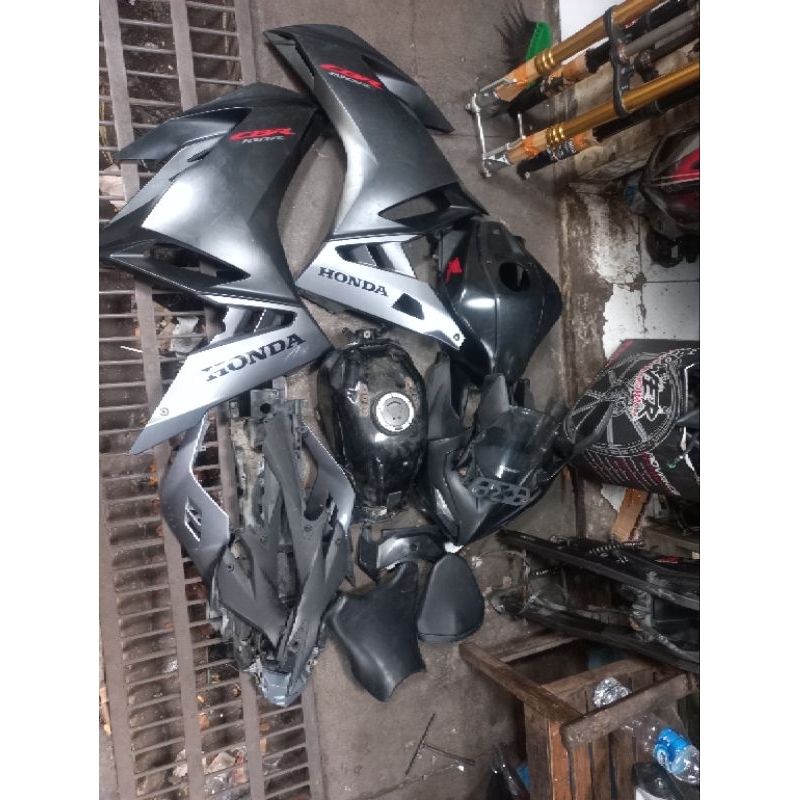 bodi full set + spedometer cbr 150cc 2021-2024 .K45R