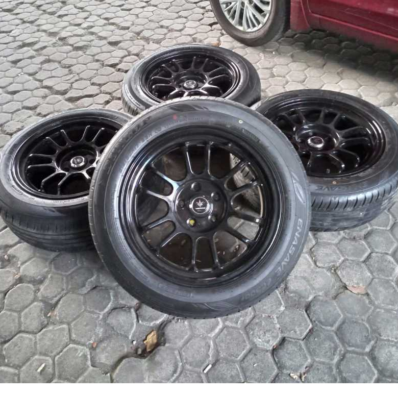 VELG MOBIL BEKAS VERDE RING 17 LEBAR 8 PCD 5X114 ET35+BAN DUNLOP 215 60 R17 UNTUK TERIOS RUSH INNOVA