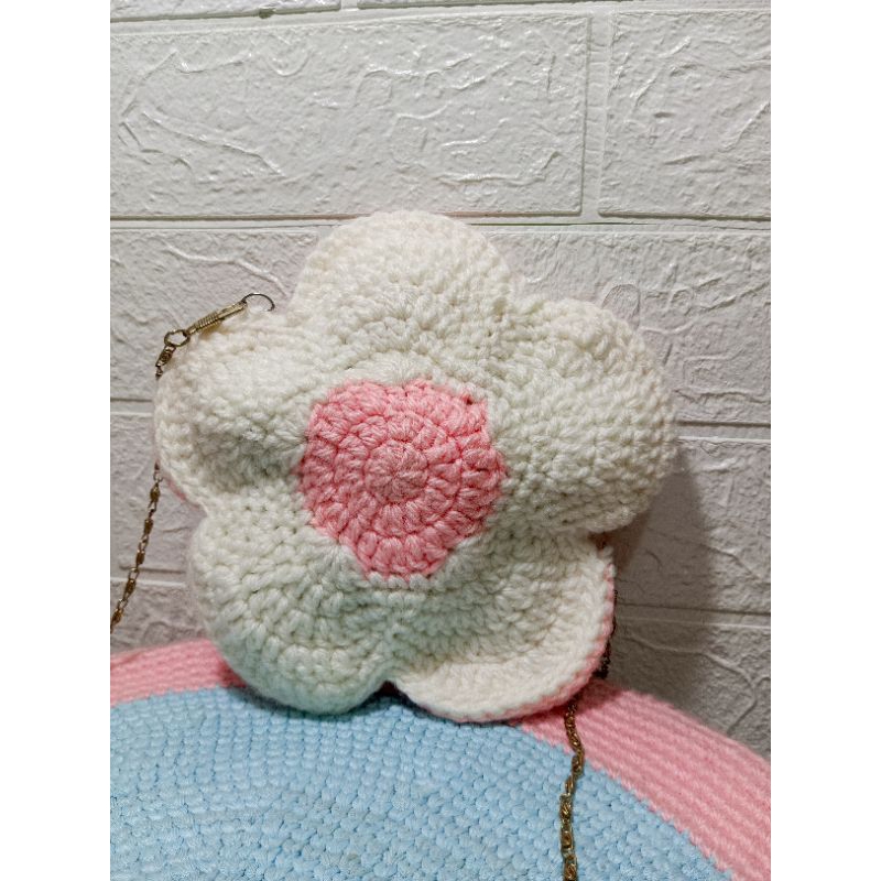 tas rajut bunga Daisy