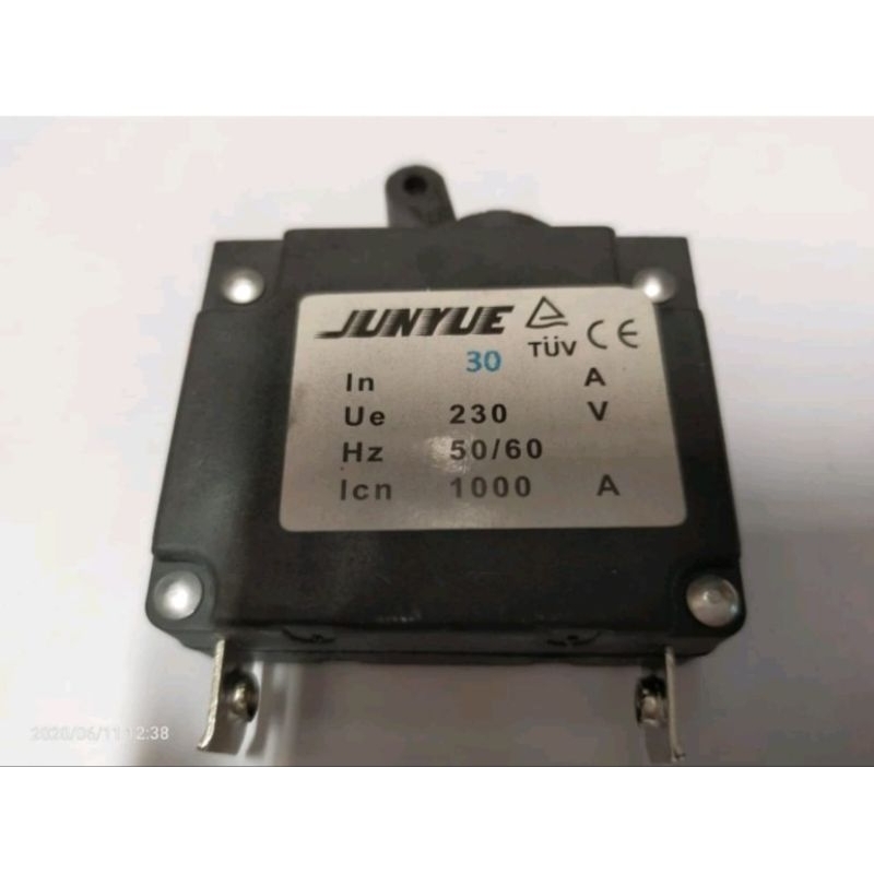 MCB / circuit breaker 30 AMPERE (untuk genset 6500 watt)