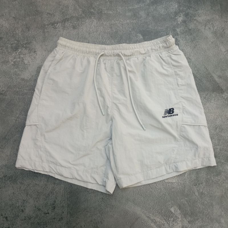 Celana pendek pria nb nEw Balance bekas second