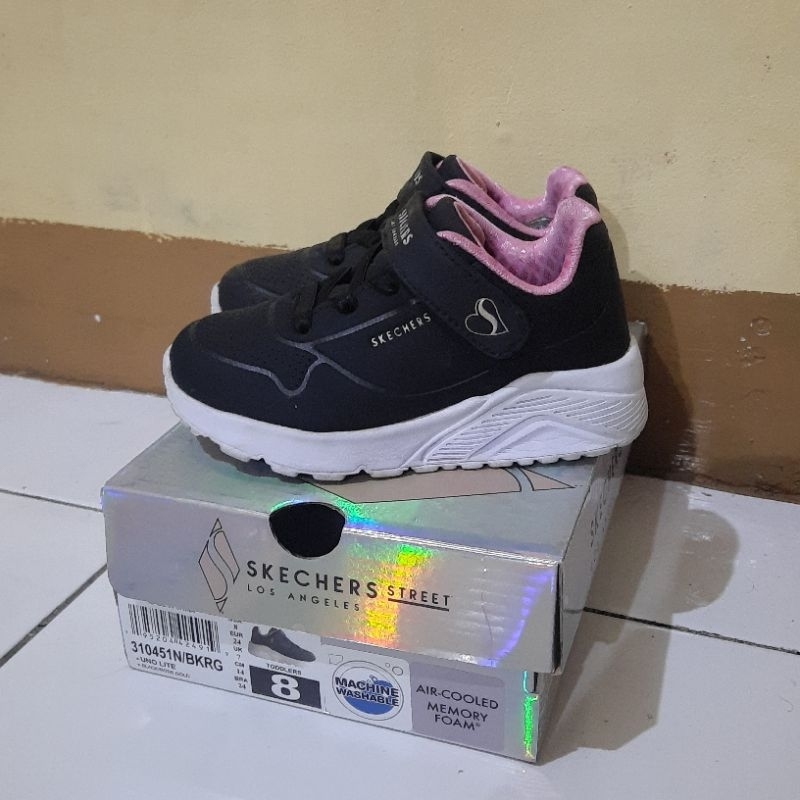 Sepatu Skechers Anak Perempuan