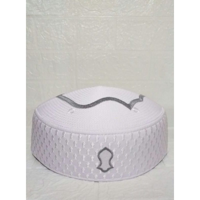 peci kopeah terompah malaysia motif logo bordir/peci malaysia bordir logo terompah/peci haji putih